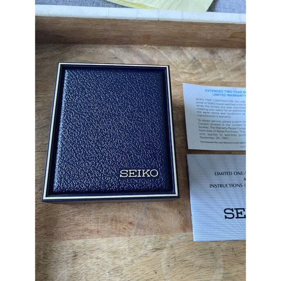 Vintage Seiko Men’s Mickey Mouse Watch In Box Excellent Condition New Battery - Picture 4 of 12